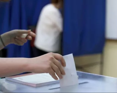 Εκλογές 2023 - Ό,τι πρέπει να γνωρίζετε: Πού ψηφίζω, μέχρι πόσους σταυρούς βάζω – Τι ισχύει για ετεροδημότες, εκλογικές άδειες