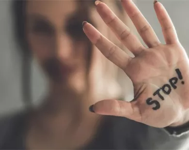 Κατοχύρωση του όρου «γυναικοκτονία» αιτήθηκε ο Ιλχάν Αχμέτ