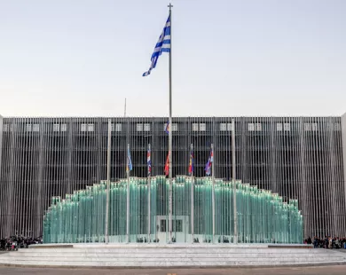 Βιοκλιματικά κτήρια,  άγνωστος στρατιώτης και  άταφοι νεκροί