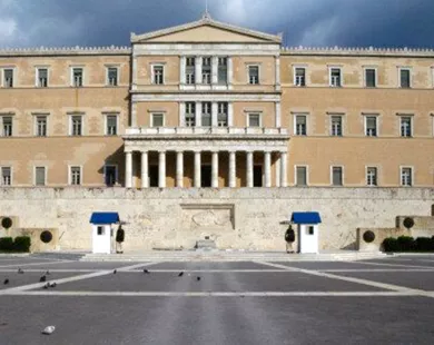 Σύνταγμα και κόμματα