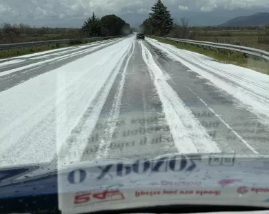 Στα λευκά η Ροδόπη από το χαλάζι