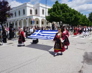 Πλήθος κόσμου στην παρέλαση της 14ης Μαΐου-ΒΙΝΤΕΟ και ΦΩΤΟ