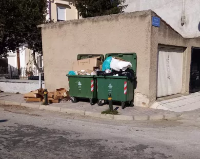 Γέμισε σκουπίδια ο Ίασμος