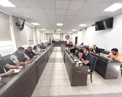 Δημοτικό Συμβούλιο Κομοτηνής:  Ψήφισμα επαναφοράς  13ου και 14ου μισθού στο Δημόσιο