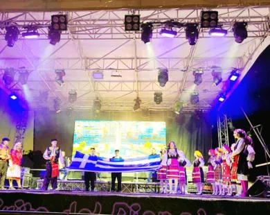 Με τη θρακιώτικη μουσικοχορευτική  παράδοση ξεσήκωσαν  την Ιταλία οι «Φιλοτέχνες»