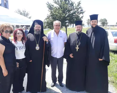 Ένα χαρούμενο τραπέζι ζωντανών και… νεκρών στο Θρυλόριο