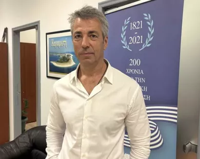 Γ. Τζαμπάζης: Καλύτερο θα ήταν  να επενδύσουμε τα χρήματά μας - να μην κρατάμε χαρτονομίσματα 