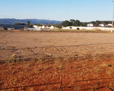 Καθυστερούν οι εργασίες στο γήπεδο  Σαπών - Αντίδραση Χαριτόπουλου