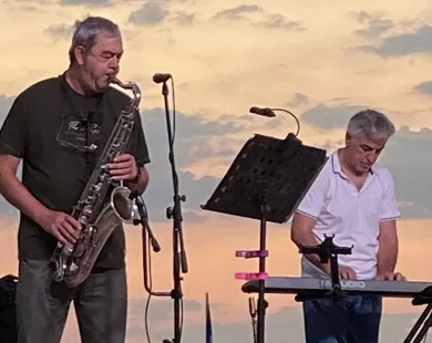 Οι Melostalgia  στην πλατεία του Φαναρίου