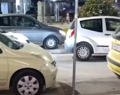 (Βίντεο) Κομοτηνή – Οδηγοί προσπερνούν ανεβαίνοντας σε πεζοδρόμιο
