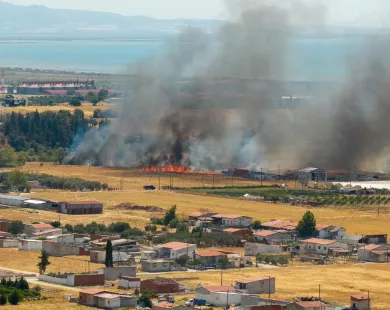 Αλεξανδρούπολη: Μεγάλη φωτιά στον Πλατανότοπο Μαΐστρου
