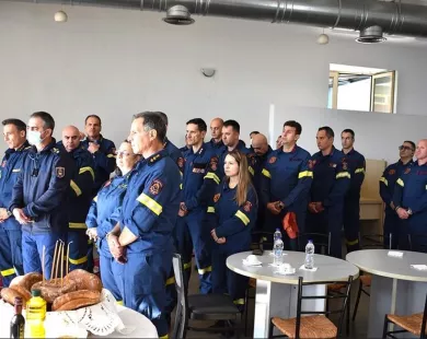 Η Πυροσβεστική τίμησε τους Αγίους Τρεις Παίδες εν Καμίνω