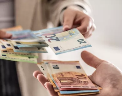 Δώρο Πάσχα: Πως υπολογίζεται στους εργαζόμενους του ιδιωτικού τομέα και μέχρι πότε καταβάλεται