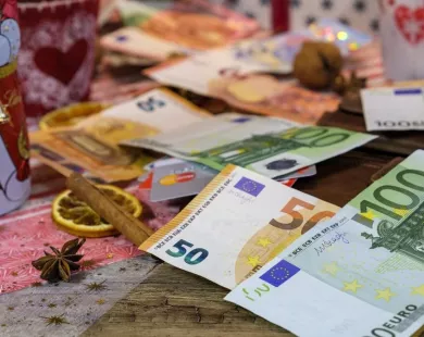 Δώρο Χριστουγέννων: Πότε ξεκινά η πληρωμή του – Ποια είναι η τελευταία μέρα καταβολής