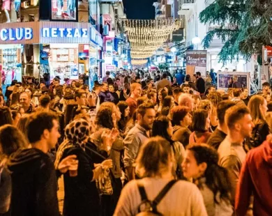 Το προτεινόμενο ωράριο εμπορικών καταστημάτων της πόλης
