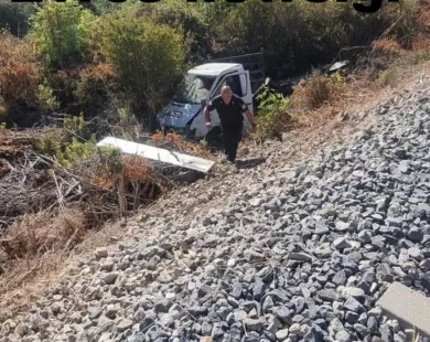 Σουφλί: Τροχαίο μεταξύ διερχόμενου τρένου και μικρού φορτηγού