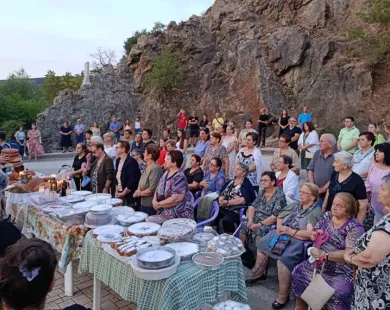 Γέμισαν φανουρόπιτες εκκλησίες σε χωριά και πόλη