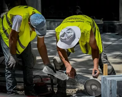 Η ΓΣΕΕ καλεί τους εργαζόμενους να καταγγέλλουν παραβάσεις της παύσης εργασιών