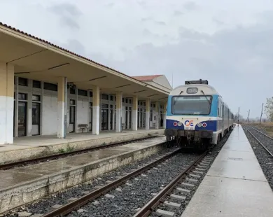 Πτώση δέντρου στο πρώτο 24ωρο επανένταξης σιδηροδρομικών δρομολογίων Αλεξανδρούπολη-Ορμένιο