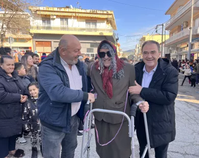 Σάπες: Με κέφι και μηνύματα ολοκληρώθηκε η καρναβαλική παρέλαση