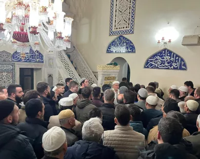 Κομοτηνή: Πλήθος πιστών στην τελετή θέασης κειμηλίων του προφήτη