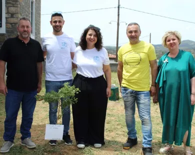 Συμβολική δενδροφύτευση στην αυλή του Πολιτιστικού Συλλόγου Κίρκης