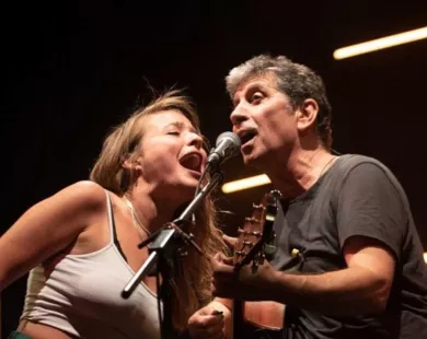 Μάλαμας και Καραπατάκη έδωσαν το «σύνθημα» για την έναρξη του Καλοκαιριού
