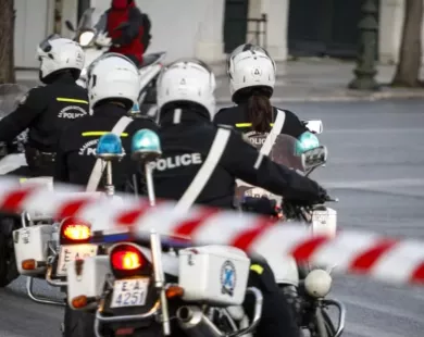 Όλες οι αλλαγές σε φόρους και μισθούς ενστόλων