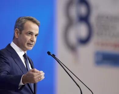 Μείωση φόρων στη μεσαία τάξη: Τα μέτρα που «κλείδωσαν» για τη ΔΕΘ και όσα παραμένουν στο τραπέζιΘα αφορά τα εισοδήματα του 2026 με λιγότερη παρακράτηση από τη μισθοδοσία του Ιανουαρίου - Νέες κλίμακες και συντελεστές για εισοδήματα έως 50.000 ευρώ - Μειώσ
