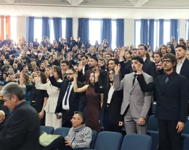 Συγκίνηση και χαμόγελα στη διπλή ορκωμοσία Νομικής Κομοτηνής – ΒΙΝΤΕΟ