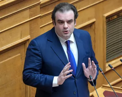 Κ. Πιερρακάκης: Μηδενίζονται όλες οι χρεώσεις στα ATM