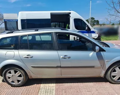 Στα χέρια της αστυνομίας διακινητής 11 μη νόμιμων μεταναστών στη Ροδόπη