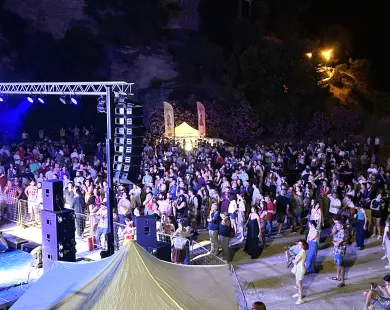 Με Κωνσταντίνο Βήτα πλάι στο κύμα άνοιξε η αυλαία του Φεστιβάλ Φιλίππων