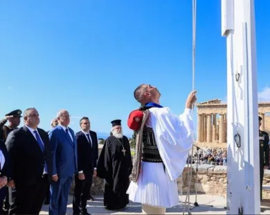 Ο Ξυλαγανιώτης εύζωνας Κ. Μαυρίδης ύψωσε την ελληνική σημαία στην Ακρόπολη