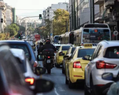 Τρίτος γύρος ειδοποιητηρίων: Πάνω από 80.000 για ανασφάλιστα οχήματα και απλήρωτα τέλη