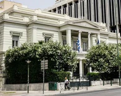 ΥΠΕΞ: Ανησυχία για την περαιτέρω κλιμάκωση της σύρραξης στη Μ. Ανατολή