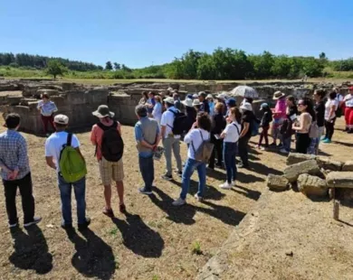 «Ακολουθώντας  τα βήματα  του Άβδηρου…»