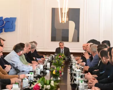 Ολοκληρώθηκε η συνάντηση Μητσοτάκη με τους αγρότες – Βελτιώσεις στα μέτρα που έχουν ήδη ανακοινωθεί