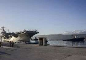 Προσαγωγή ατόμου για κατασκοπεία – Φωτογράφιζε πλοία στη βάση της Σούδας