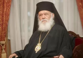 Νά μή ζεῖ κάποιος μόνο γιά τόν ἑαυτό του, ἀλλά νά ζεῖ καί γιά τούς ἄλλους. Αὐτο εἶναι δεῖγμα ἀληθινῆς φιλίας καί ἀγάπης