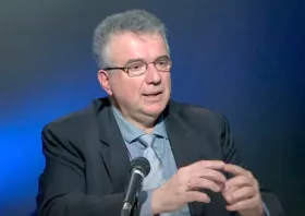 Ψήφος αποδήμων αντί ομογενών:  Σημειωτόν αντί για… τροχάδην!