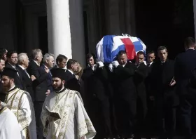 Συγκίνηση στην κηδεία της Ελένης Γλύκατζη-Αρβελέρ