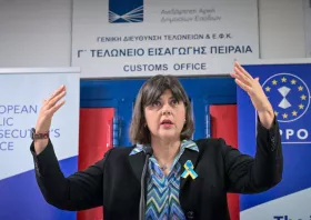 Λάουρα…!