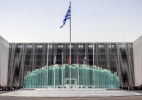 Βιοκλιματικά κτήρια,  άγνωστος στρατιώτης και  άταφοι νεκροί