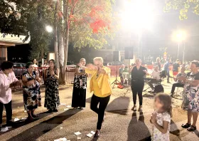Κέφι και χορός  στη γιορτή φλαμουριού