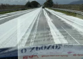 Στα λευκά η Ροδόπη από το χαλάζι