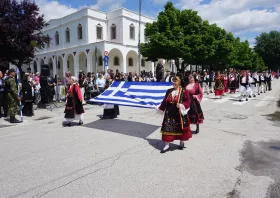 Πλήθος κόσμου στην παρέλαση της 14ης Μαΐου-ΒΙΝΤΕΟ και ΦΩΤΟ