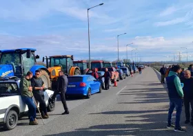 Κομοτηνή: Μπλόκο στην Εγνατία Οδό στήνουν αγρότες και κτηνοτρόφοι