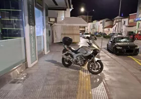 Δέκτης  παραπόνων ο «Χ» για αποκλεισμό  λωρίδας όδευσης  τυφλών