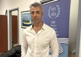Γ. Τζαμπάζης: Καλύτερο θα ήταν  να επενδύσουμε τα χρήματά μας - να μην κρατάμε χαρτονομίσματα 